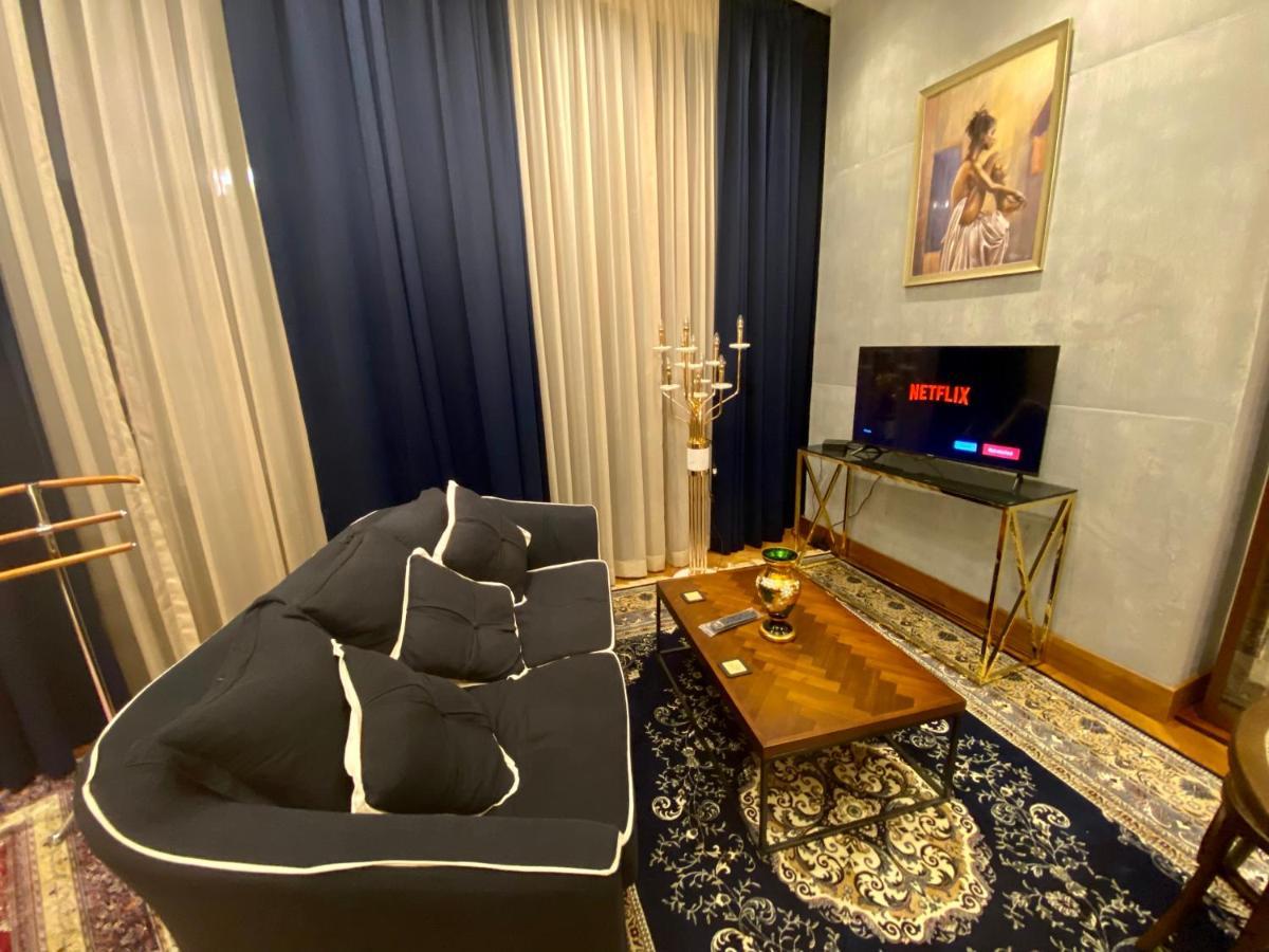 Luxury @ Axis Towers In Heart Of