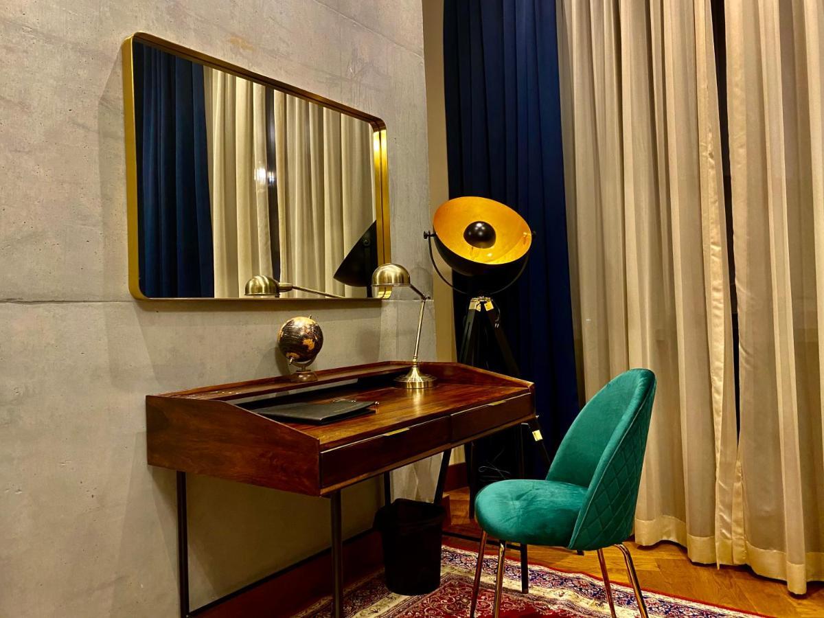 דירה Luxury @ Axis Towers In Heart Of *